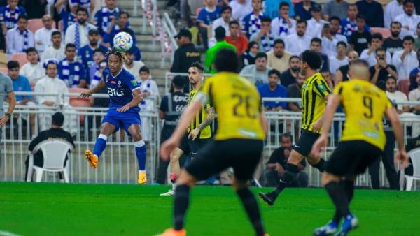 الهلال يفوز على الاتحاد ويتأهل إلى نهائي كأس خادم الحرمين الشريفين