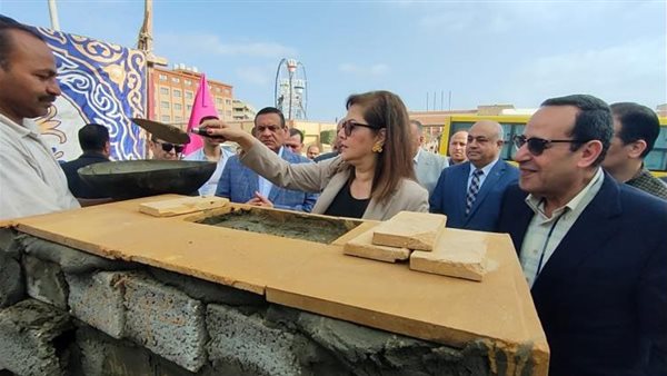 وزيرا التنمية المحلية والتخطيط يضعان حجر الأساس لمجمع خدمات مصر بالعريش