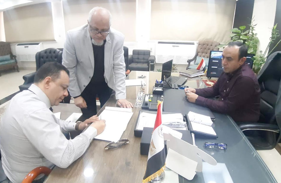 رئيس جهاز الشروق تسليم قطعة أرض استثمارية لإقامة فندق على مساحة أكثر من 9900 م2