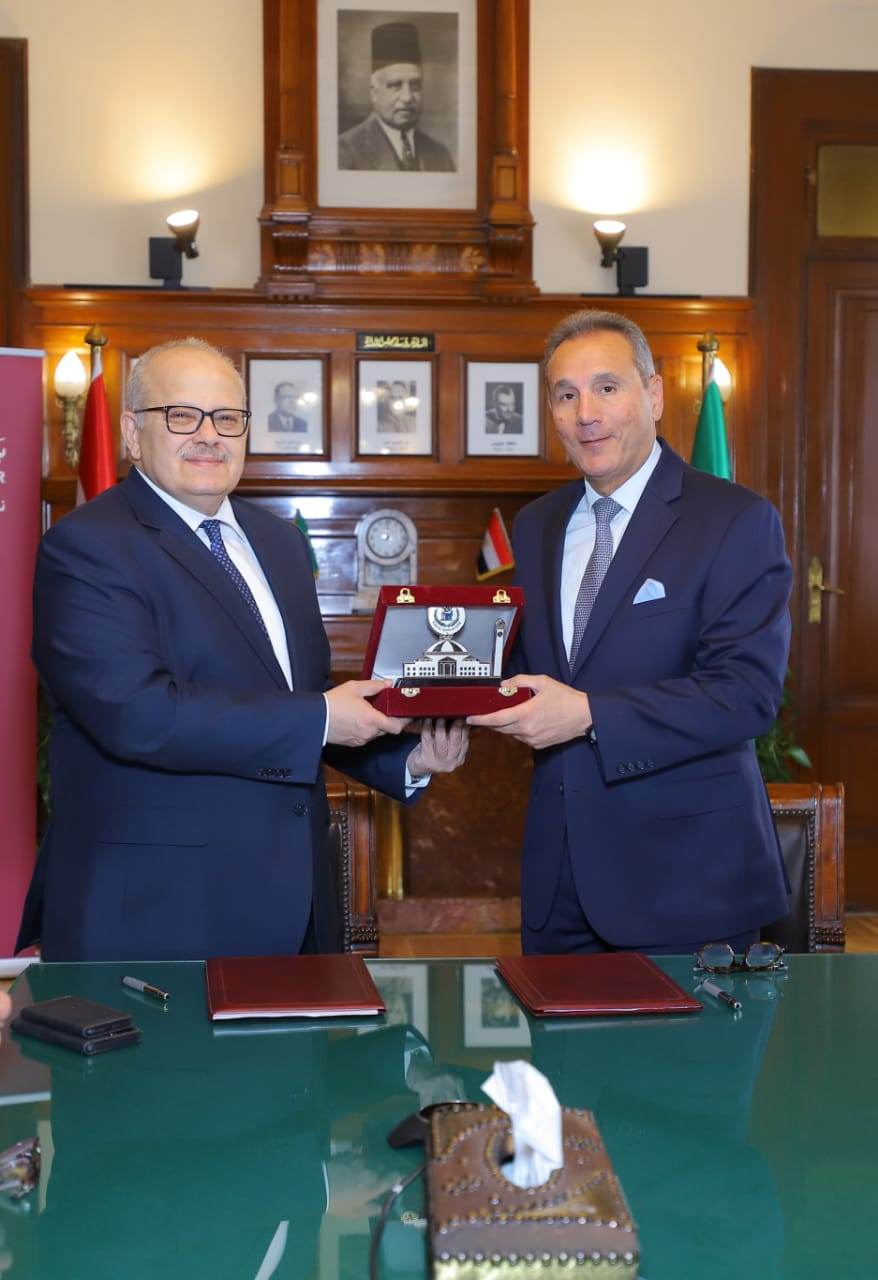 بنك مصر يدعم مستشفيات جامعة القاهرة بمبلغ 160 مليون جنيه وينهض بأقسام العيادات الخارجية..ويدعم قسم القلب والصدر بأجهزة طبية