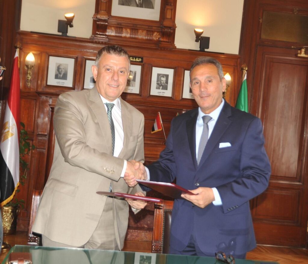 بنك مصر يستكمل دعم مستشفيات جامعة عين شمس.. ويتبرع بنحو 110 مليون جنيه لدعم جناح الرعاية المجمعة بمستشفى الدمرداش