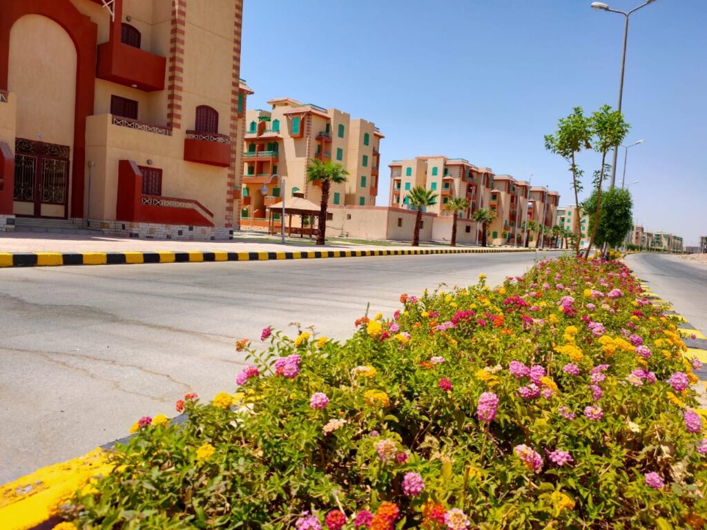 وزير الإسكان يُتابع مستجدات الموقف التنفيذي بمشروعات مدينة قنا الجديدة