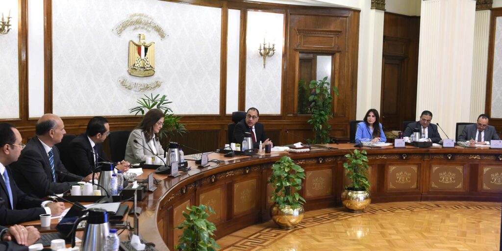 رئيس الوزراء يستعرض الموقف التنفيذي للبرنامج الوطني للإصلاحات الهيكلية