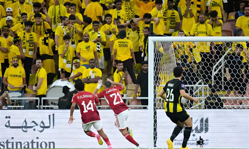 بسبب كأس العالم للأندية.. عامر حسين يعلن عبر في الجول تأجيل القمة بين الأهلي والزمالك