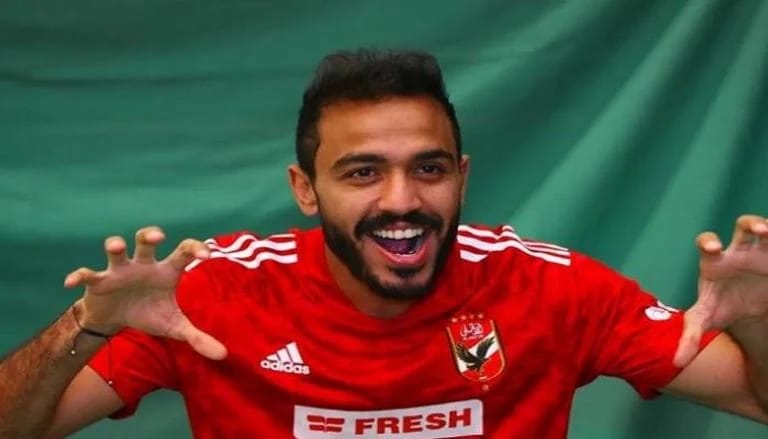 عمرو أديب يطالب عضو مجلس ادارة الاهلى بغرامة كهربا .. والاخير يتجاهل الرد