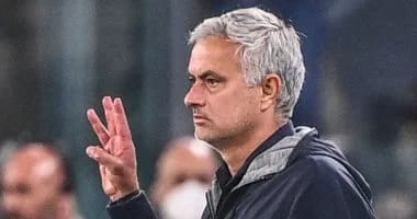 مورينيو: الزمالك لا يستحق الخسارة لانه الأفضل طوال المباراه