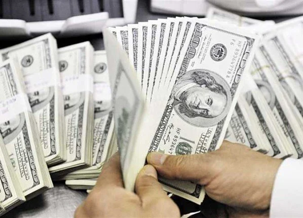 سعر الدولار مقابل الجنيه بمنتصف تعاملات 9 أبريل 2024