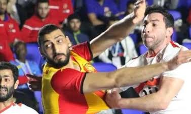 فنان شهير وشقيق فنانة شهيرة يعلن تشجيع نادي الزمالك