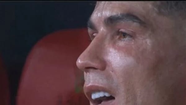 رونالدو يبكي بحرقة بعد خسارة النصر أمام الهلال بركلات الترجيح في ليله الظلم التحكيمي 