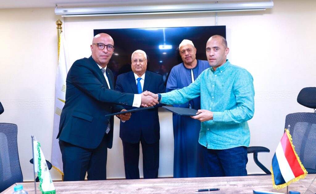 البنك الزراعي المصري يوقع بروتوكول تعاون لتمويل صغار المربين لشراء رؤوس الماشية المحسنة وراثياً بعائد 5 % ولمدة 5 سنوات