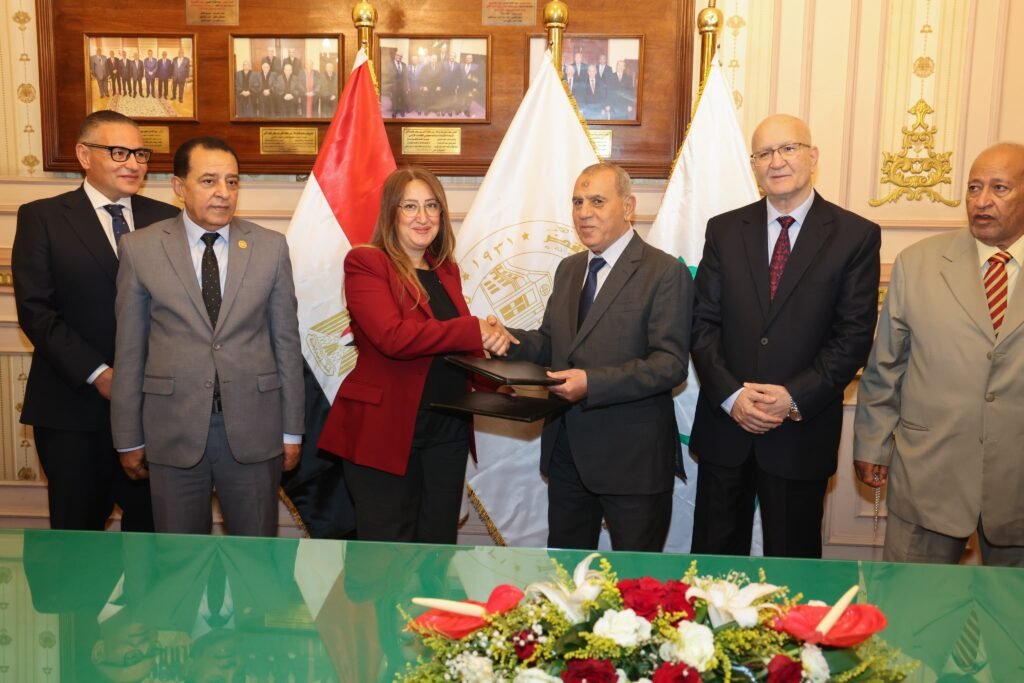 “رئيس مجلس القضاء الأعلى” يوقّع بروتوكول تعاون مع “الهيئة القومية للبريد” لتقديم خدمة الإعلان الإلكتروني المسجل